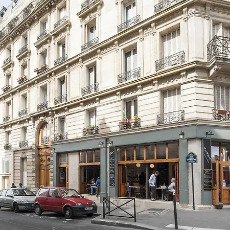Voltaire Paris