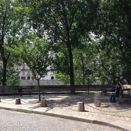 Apartment Voltaire