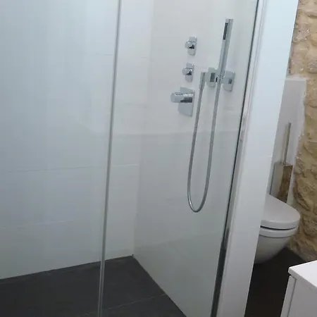 Voltaire Apartament *